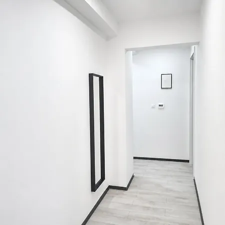 Castle & Old Town Center 2-room 公寓
